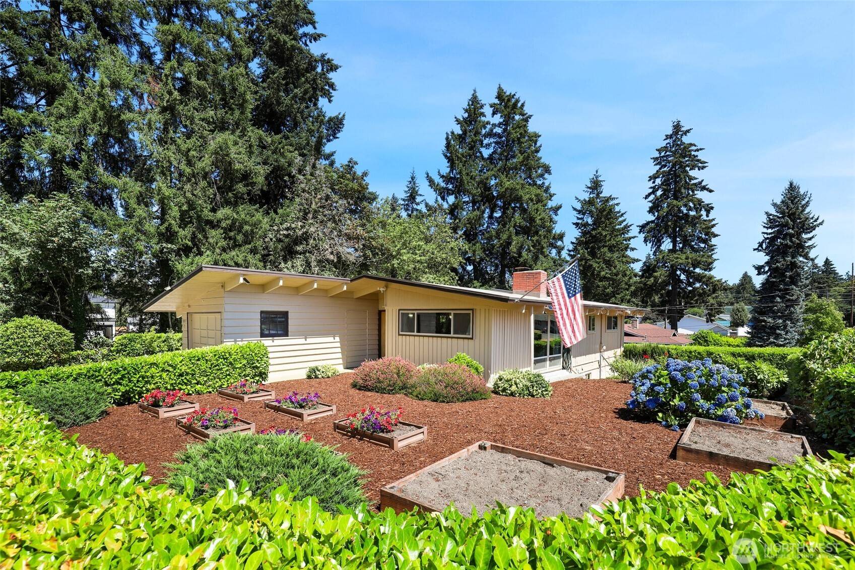 10013 Barnes LN S, Tacoma, WA 98444