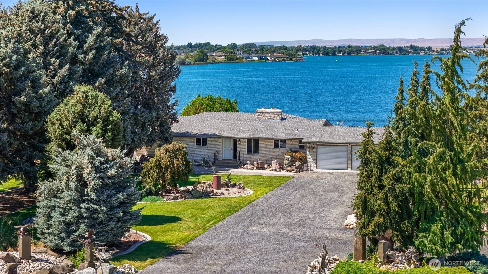 2928 W Marina DR, Moses Lake, WA 98837