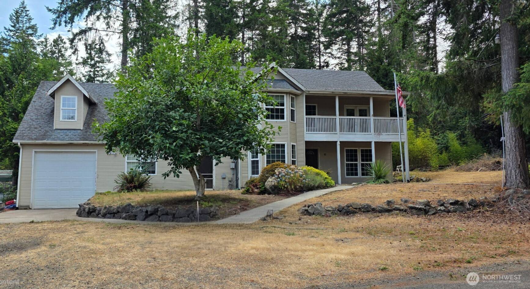 34 E Wildwood LN, Brinnon, WA 98320