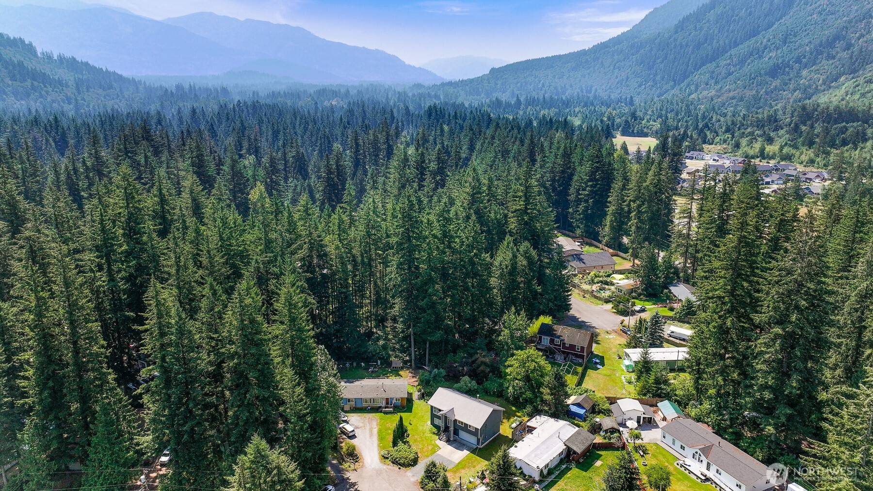 2261 Fall Valley LN, Maple Falls, WA 98266