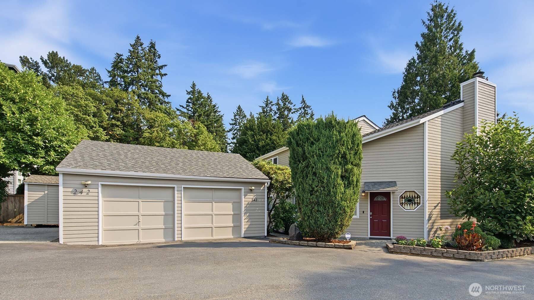 242 W Lake Sammamish Pkwy SE, Bellevue, WA 98008