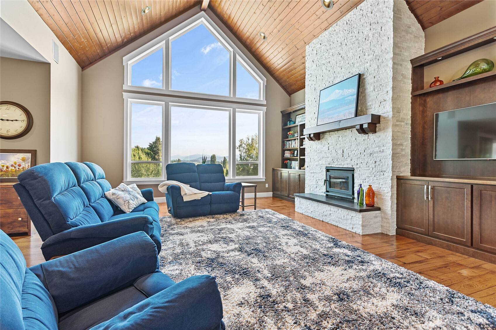 8460 Vahl DR, Everson, WA 98247