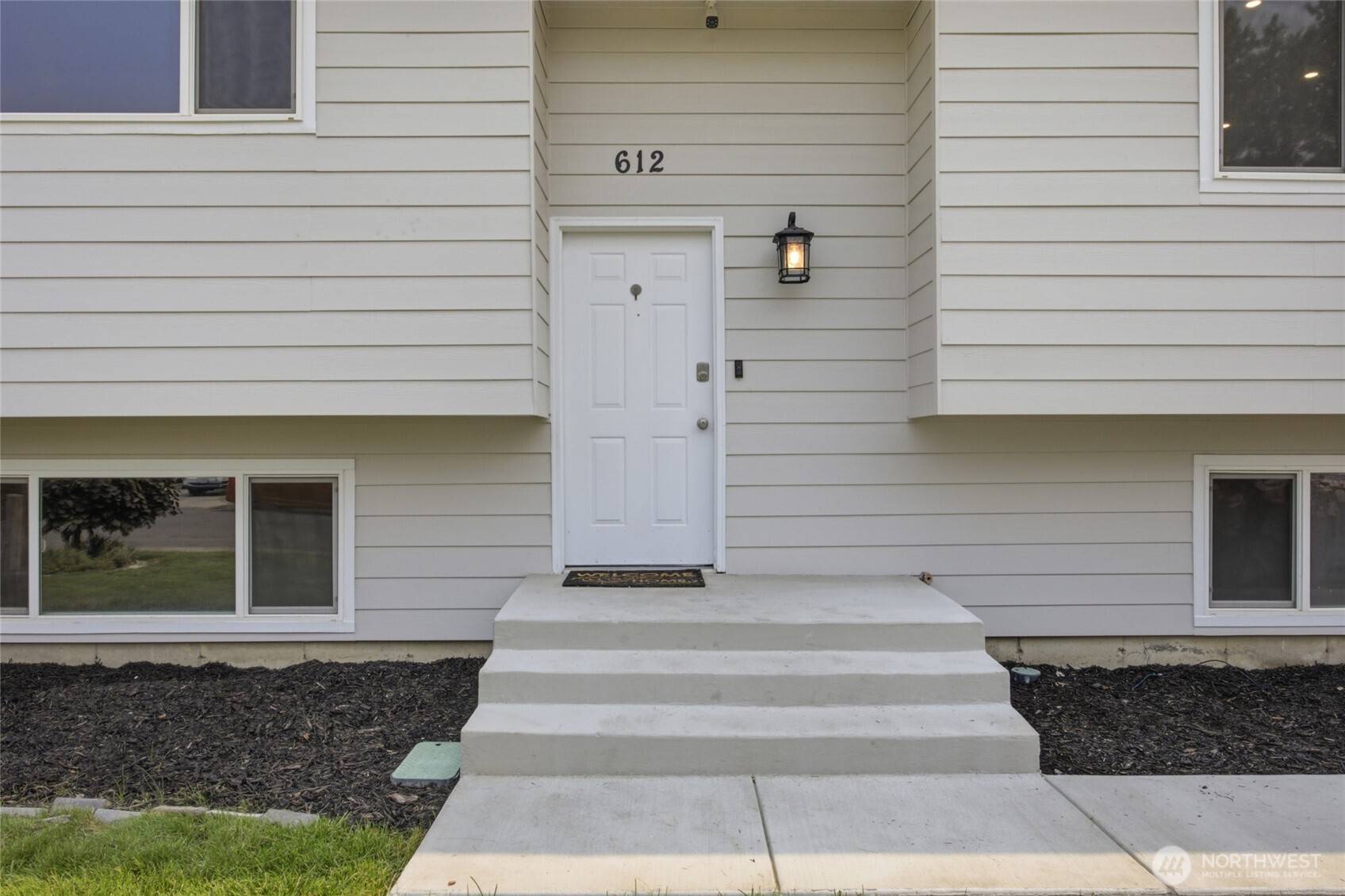 612 N Conway PL, Kennewick, WA 99336
