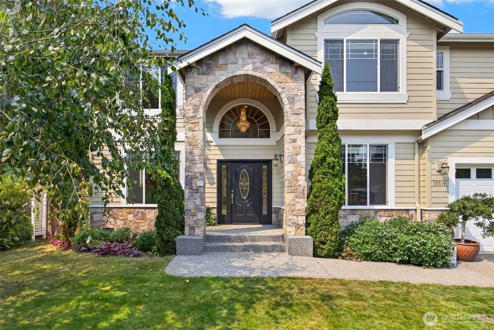 15516 56th AVE W, Edmonds, WA 98026