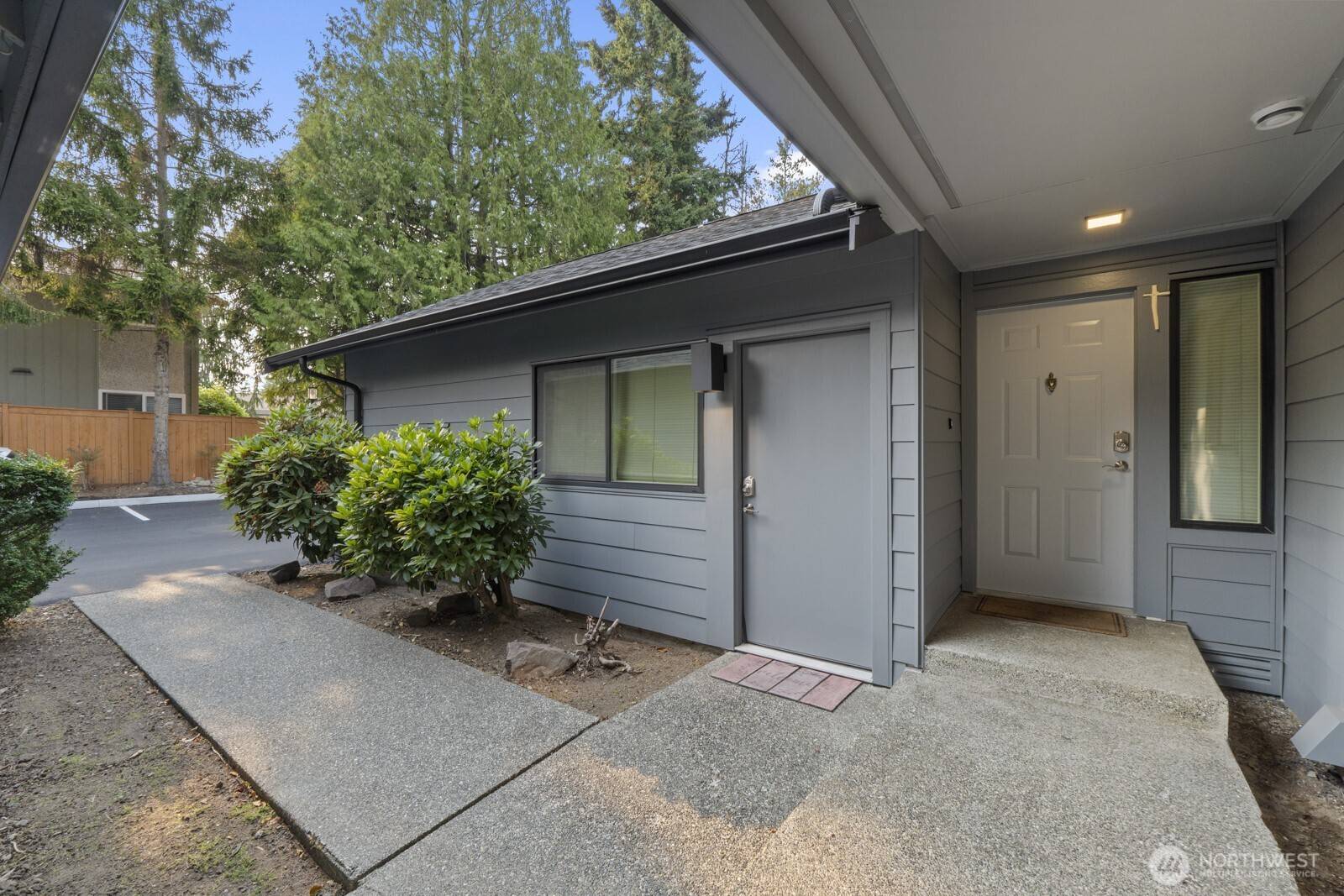 7730 196th ST SW #10, Edmonds, WA 98026