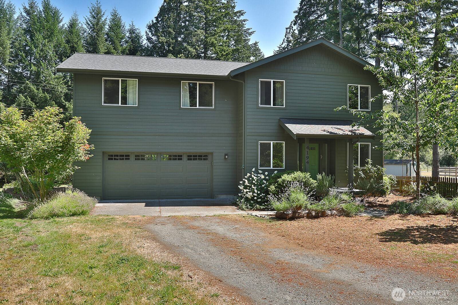 4194 Moorland PL, Clinton, WA 98236