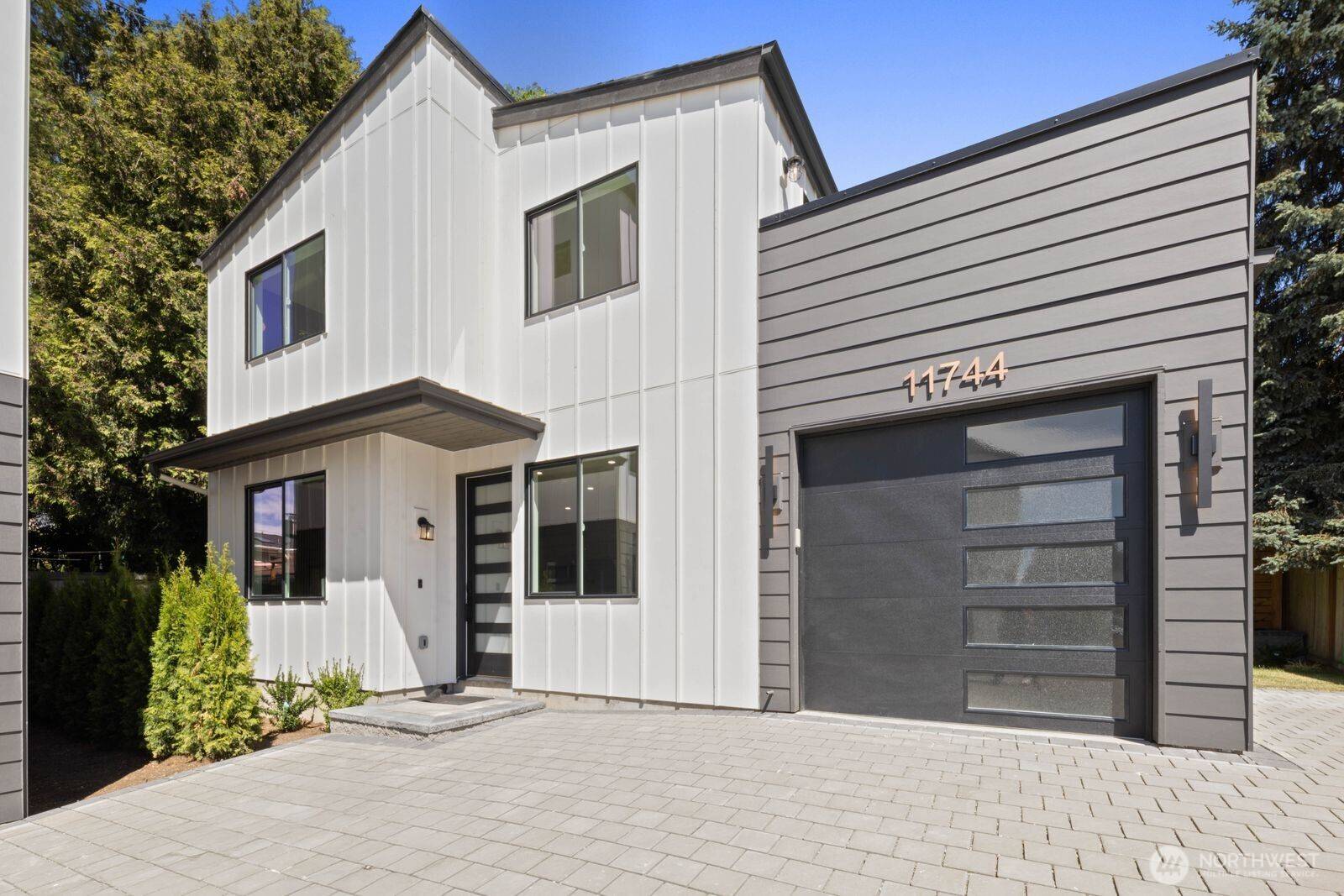 11744 Dayton AVE N, Seattle, WA 98133