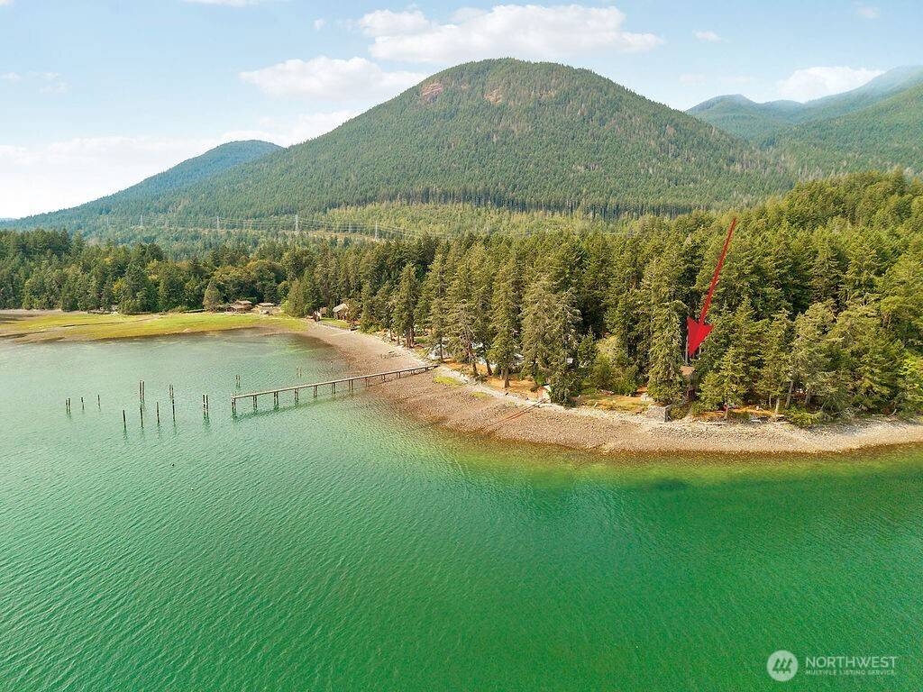 440 Bee Mill RD, Brinnon, WA 98320