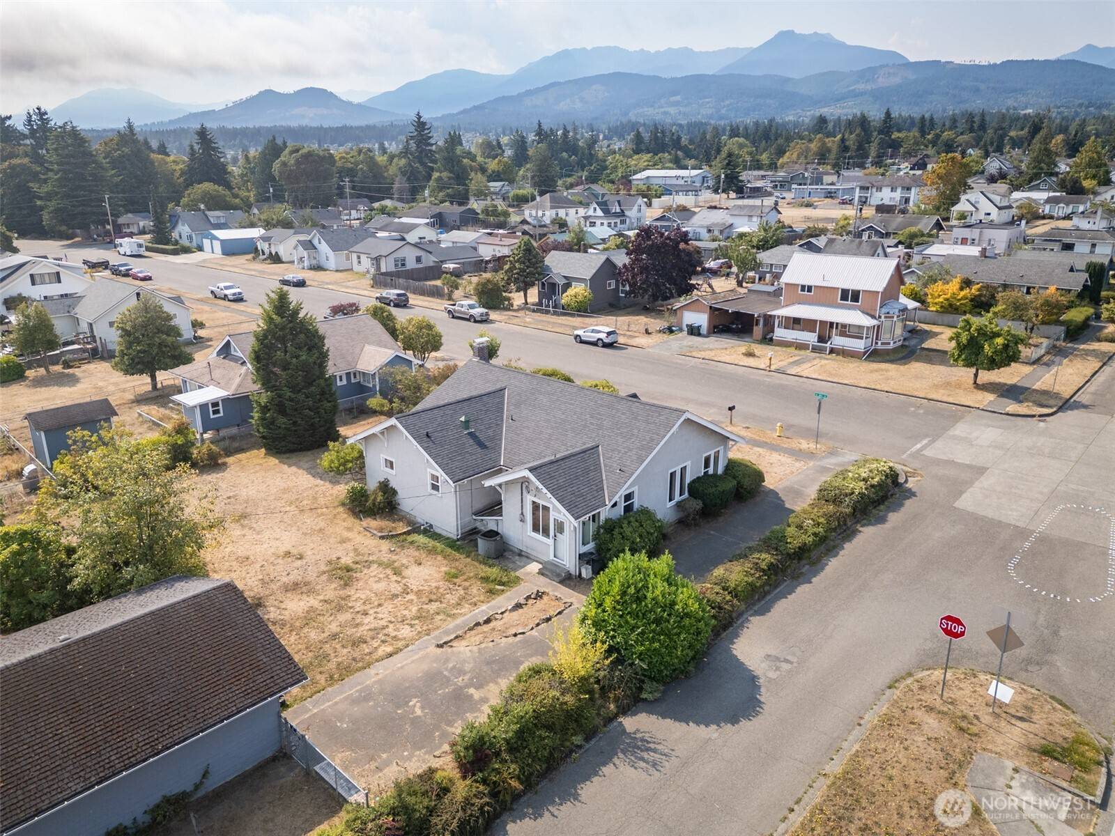 537 W 6th ST, Port Angeles, WA 98362
