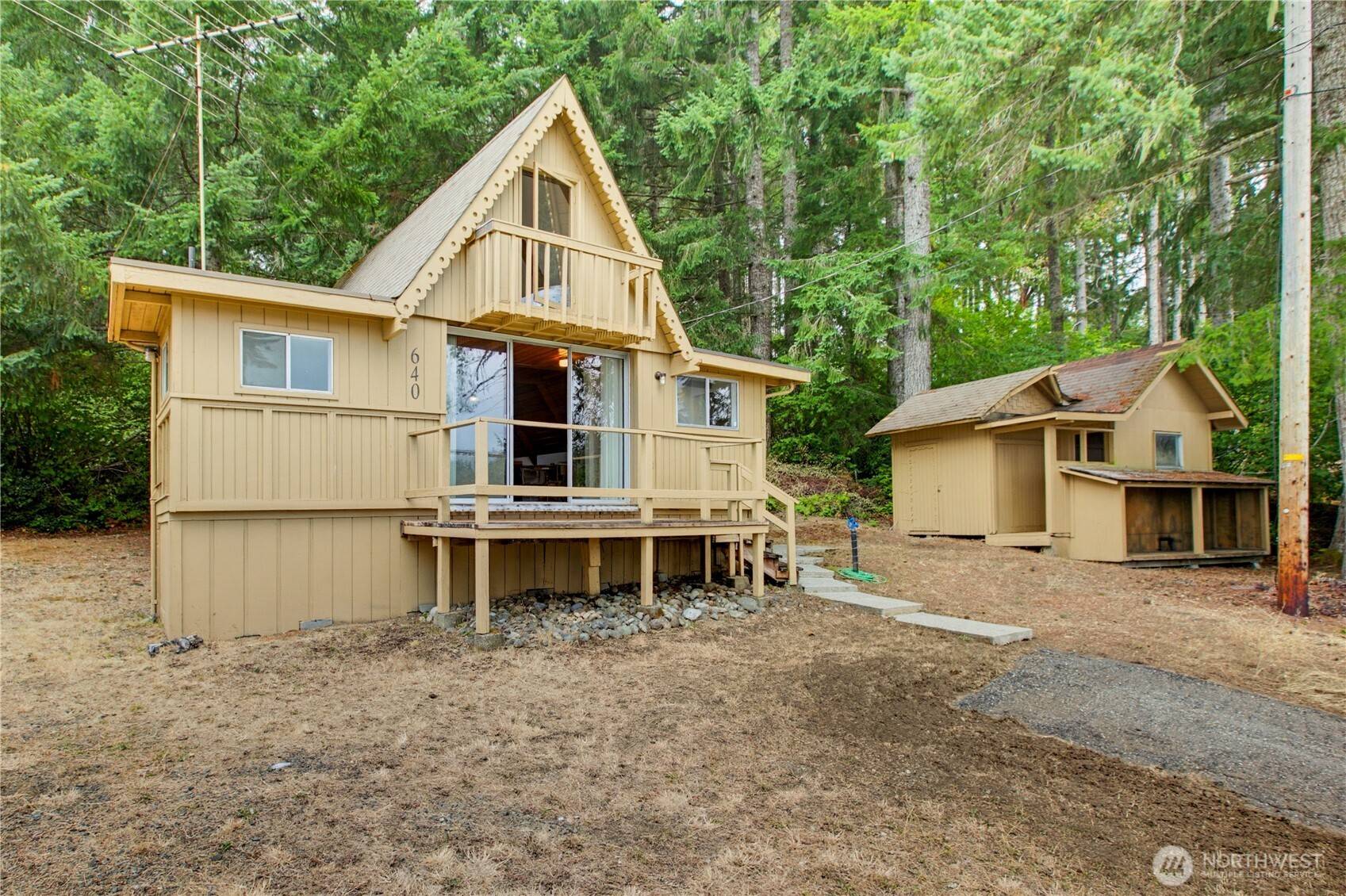 640 E Rauschert RD, Grapeview, WA 98546