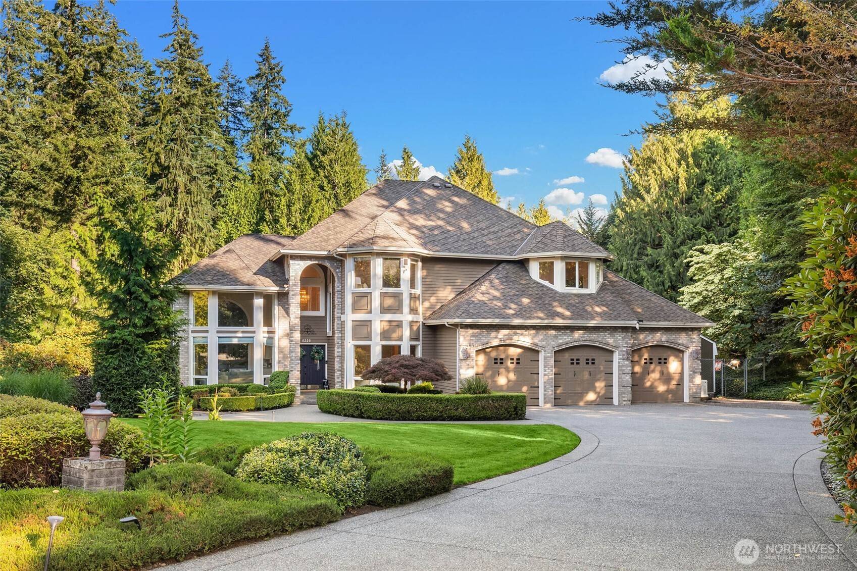 8220 228th ST SE, Woodinville, WA 98072