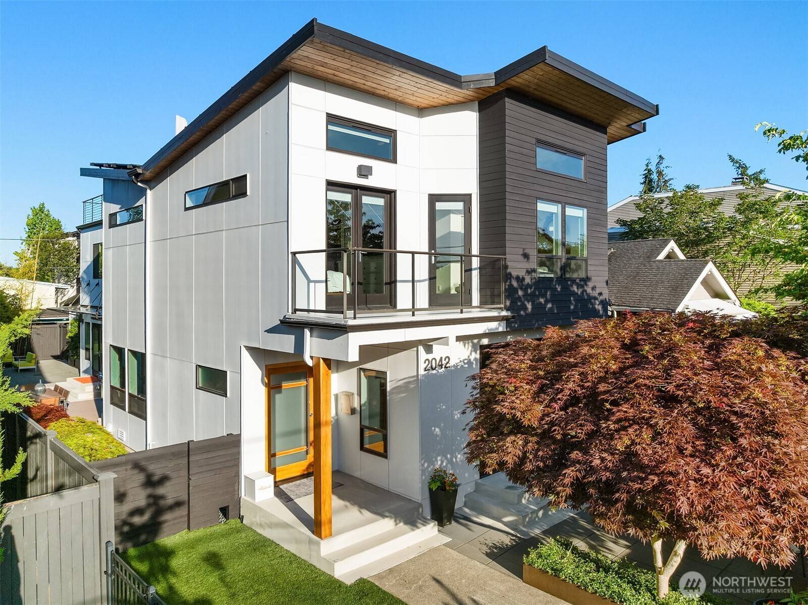 2042 42nd AVE E, Seattle, WA 98112