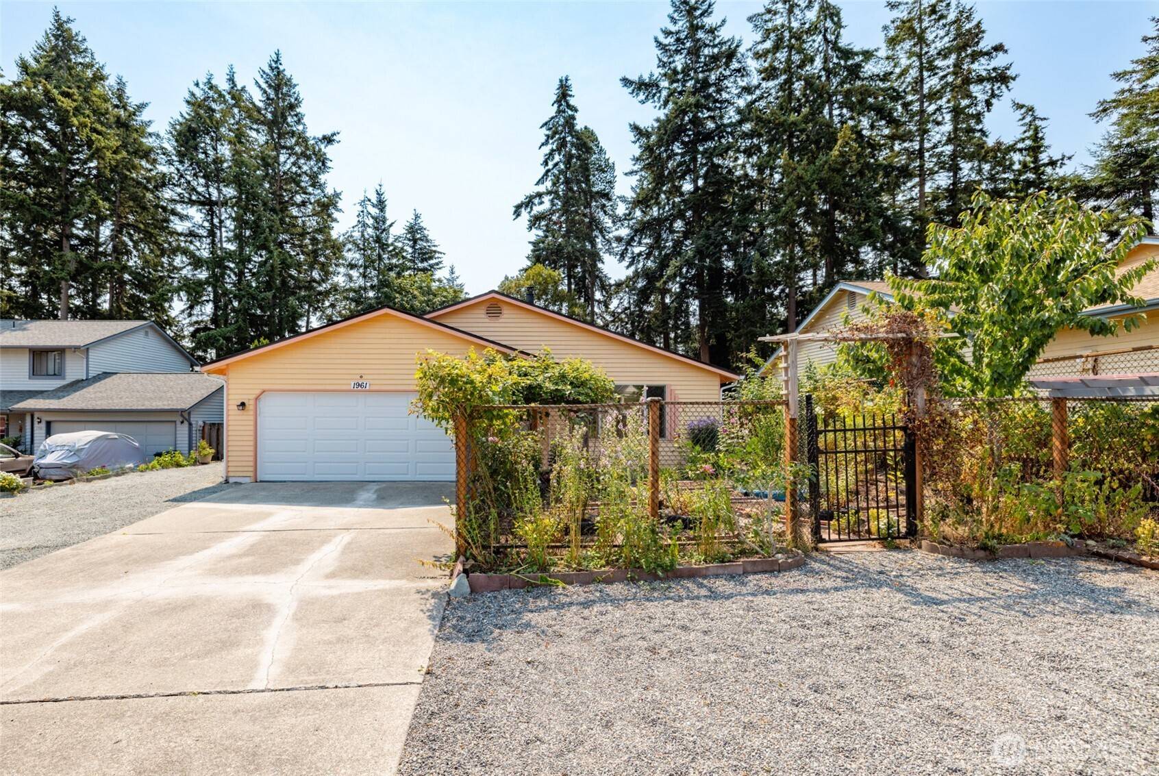 1961 NE 9th AVE, Oak Harbor, WA 98277