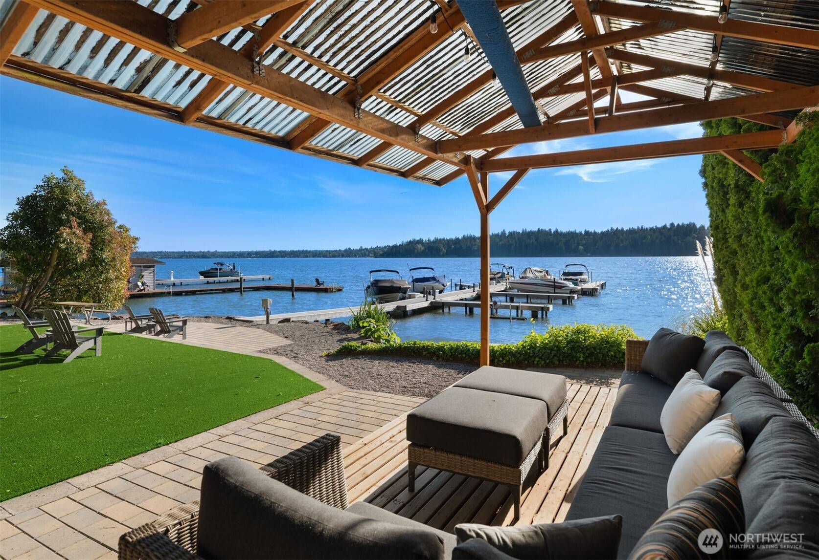 4889 Forest AVE SE, Mercer Island, WA 98040