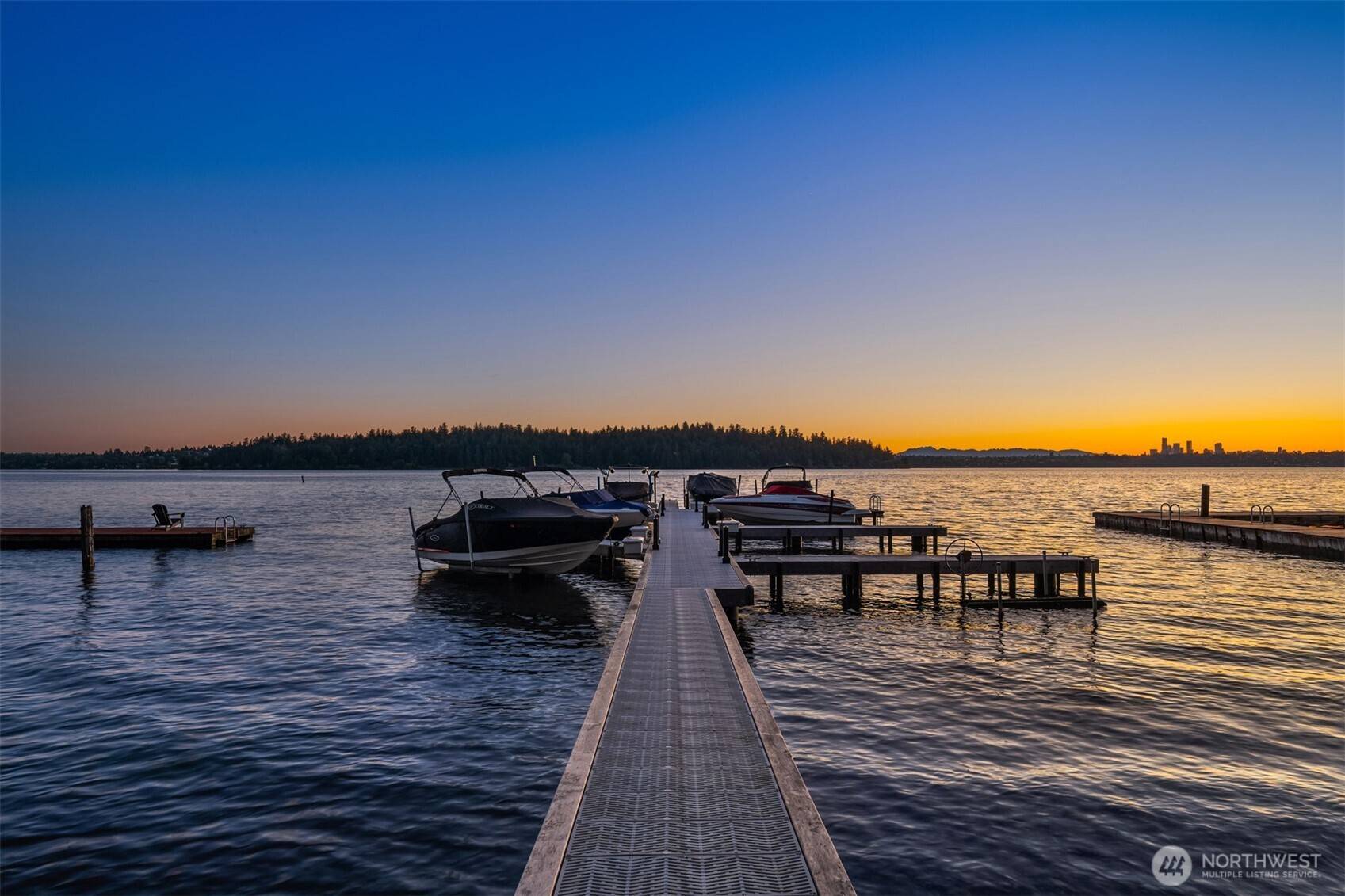 4889 Forest AVE SE, Mercer Island, WA 98040