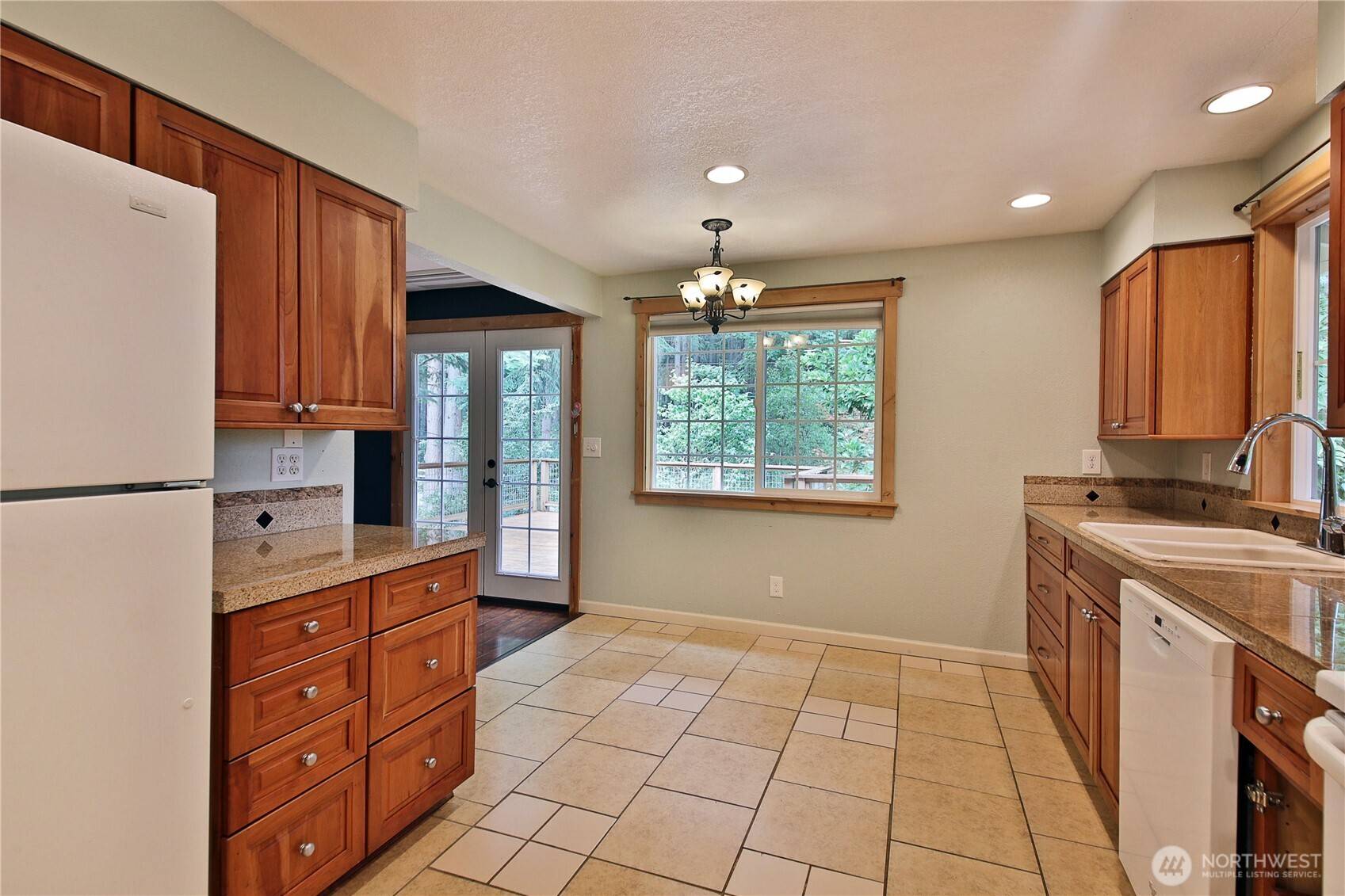 6255 Bayview RD, Clinton, WA 98236