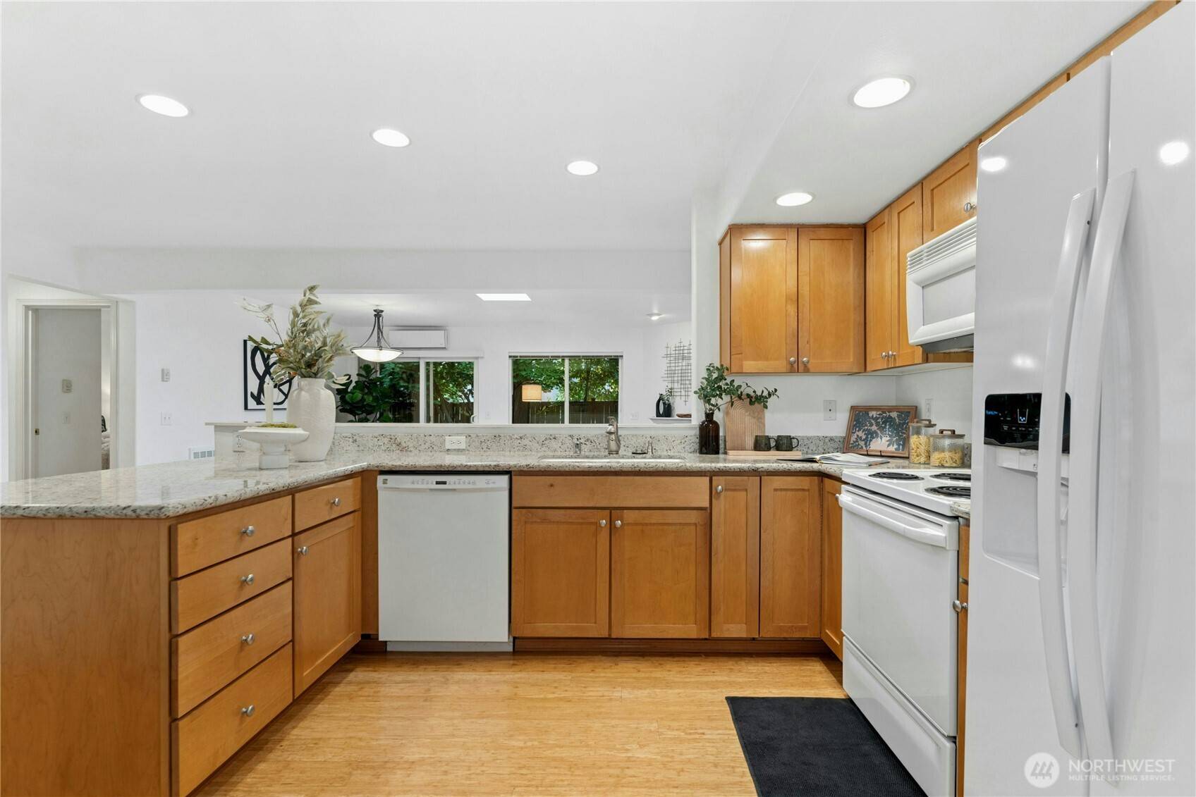 7704 196th ST SW #A, Edmonds, WA 98026