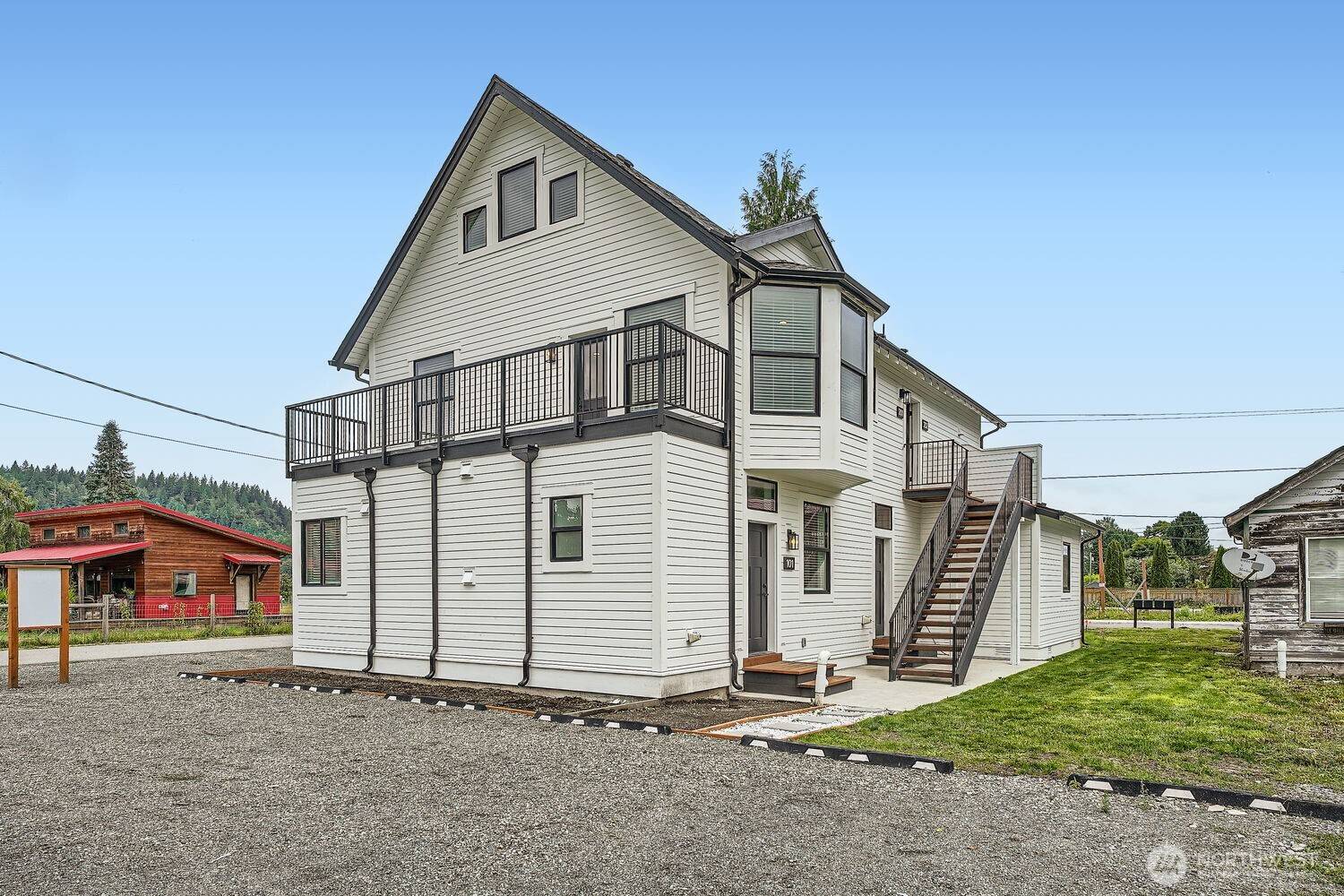31628 W Commercial ST #202, Carnation, WA 98014