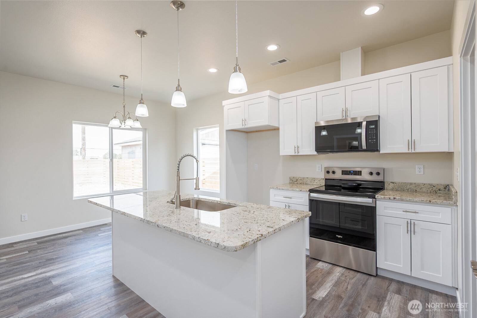 248 SE Pioneer Ave, Ephrata, WA 98823