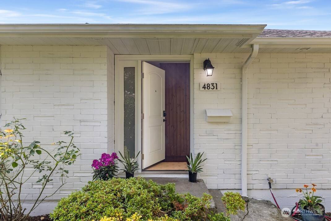 4831 S Holly ST, Seattle, WA 98118