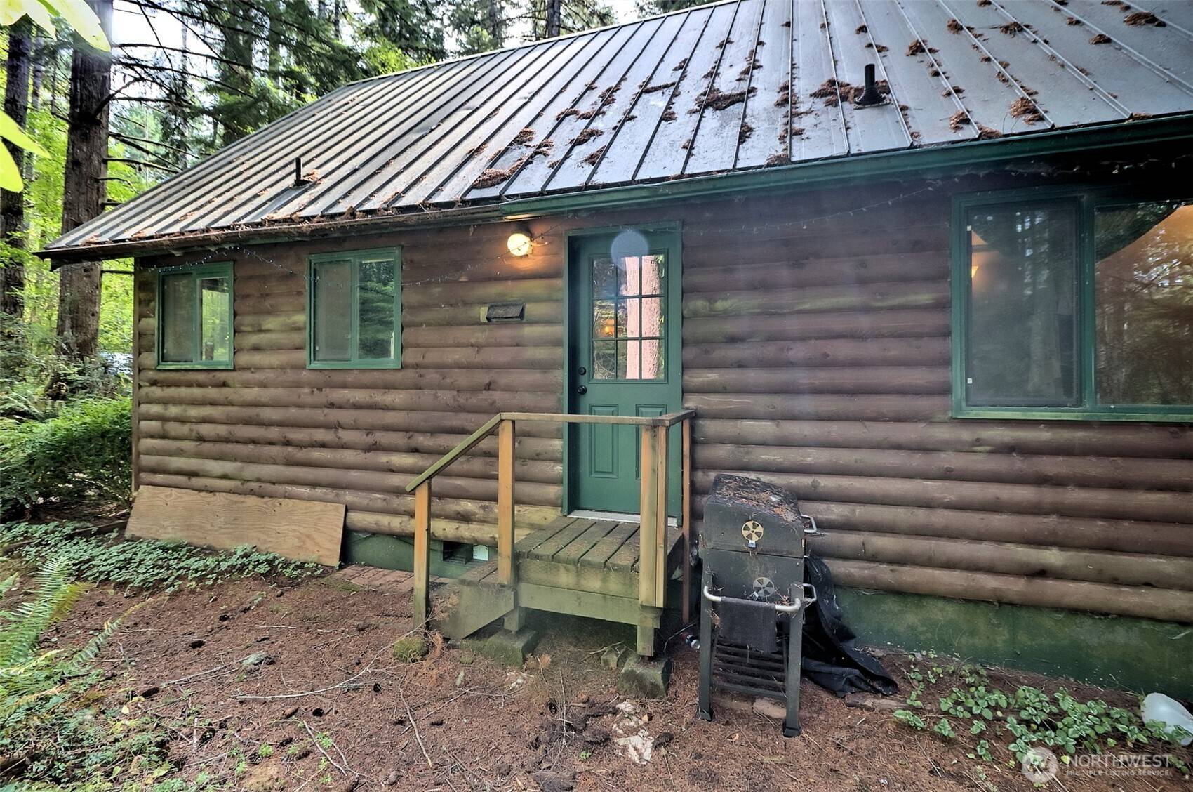 832 N Lake Cushman RD, Hoodsport, WA 98548