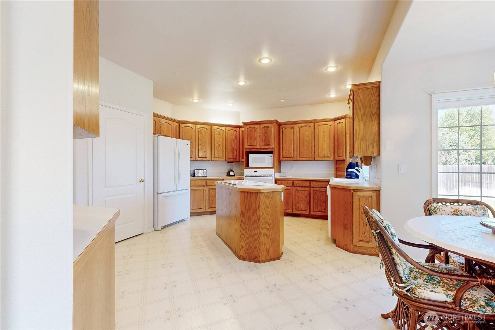 1916 SE Clover CT, College Place, WA 99324