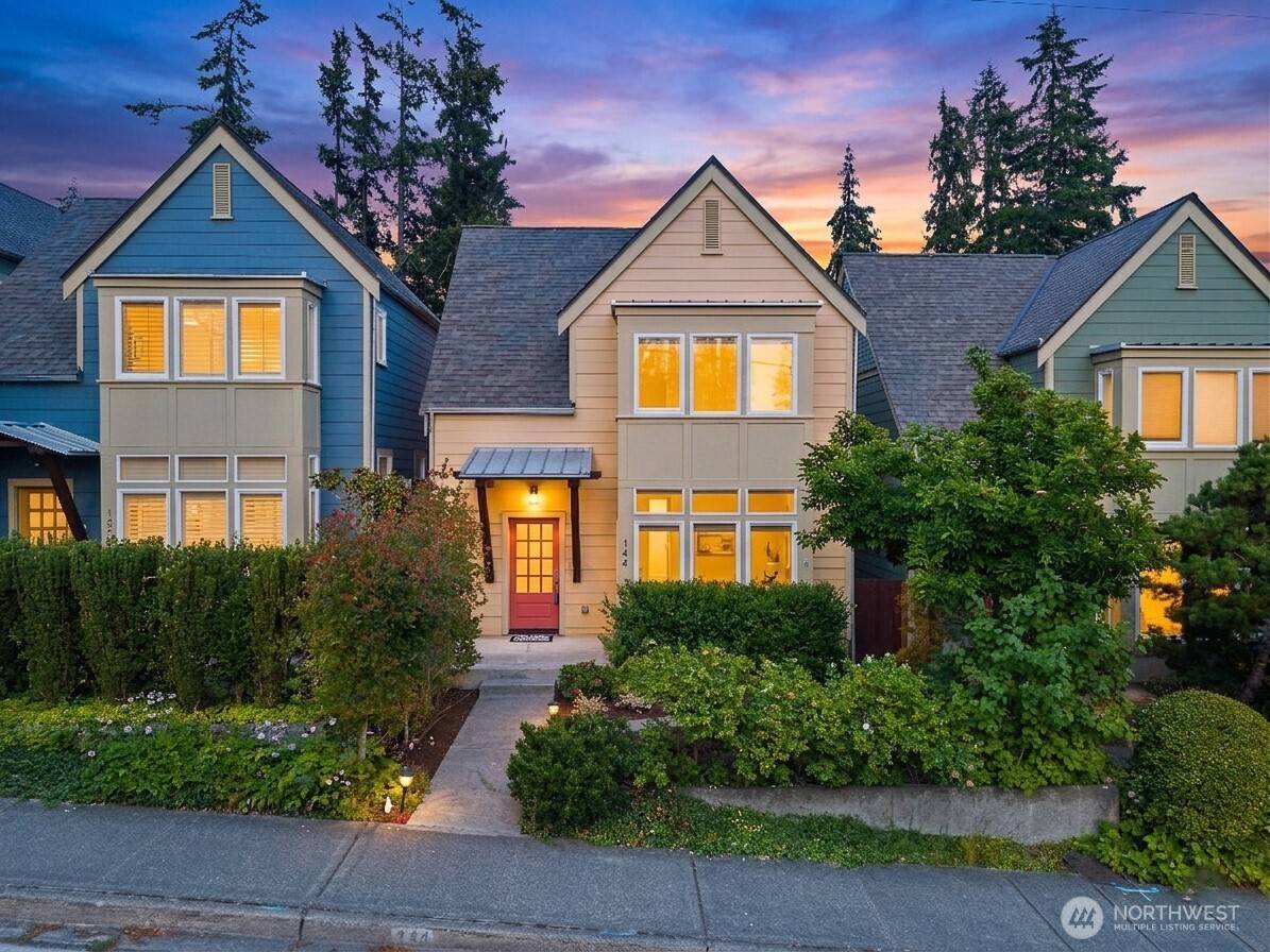 144 Wood AVE SW #203, Bainbridge Island, WA 98110