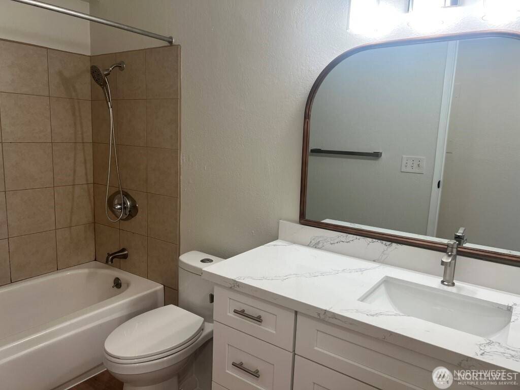 14309 NE 7th PL #3, Bellevue, WA 98007