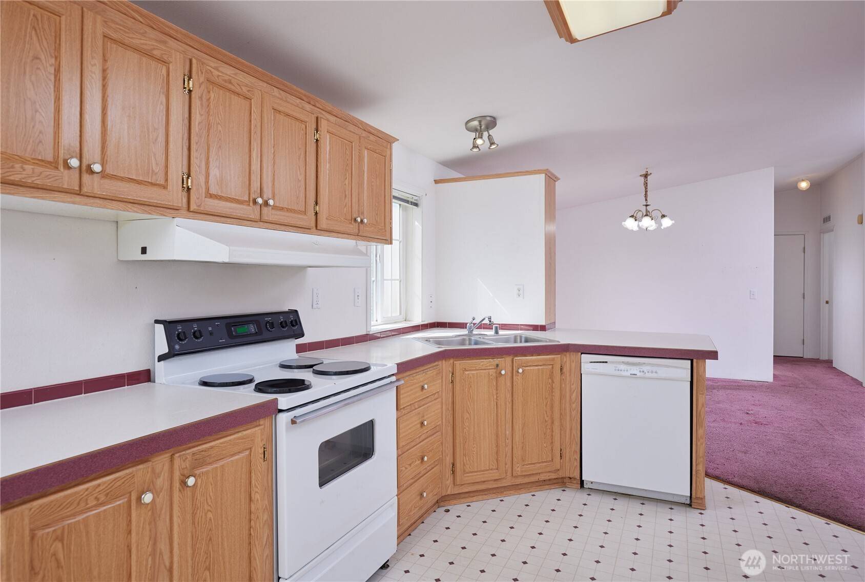 808 SE Mockingbird DR, College Place, WA 99324