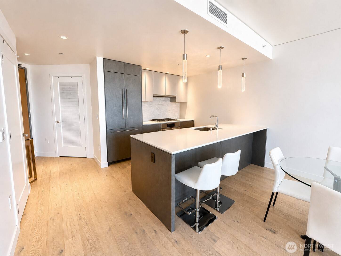 2510 6th AVE #1601, Seattle, WA 98121