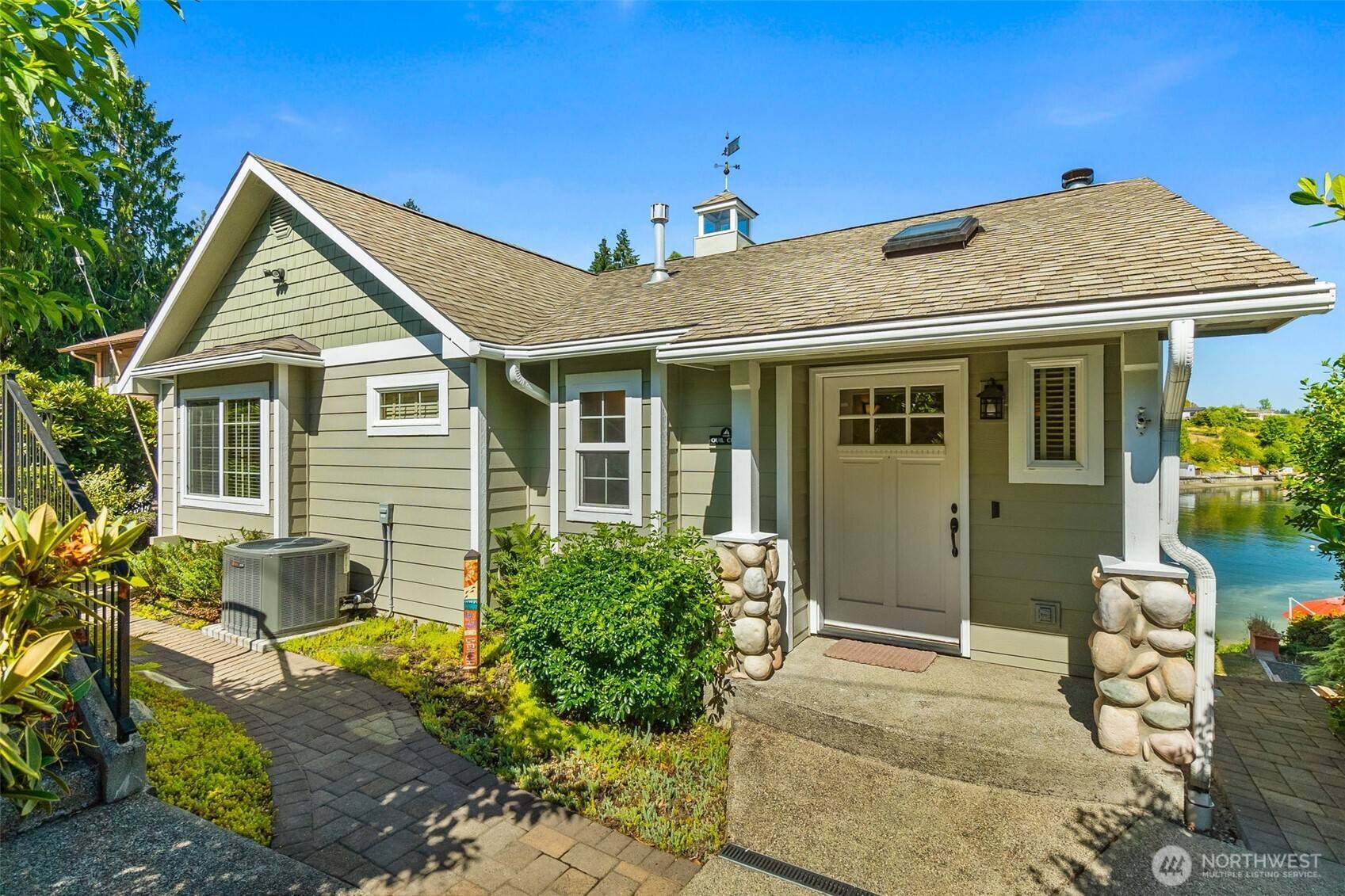 9941 Mariner DR NW, Olympia, WA 98502