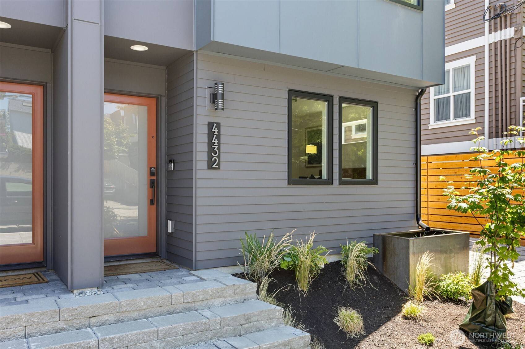 4432 Dayton AVE N, Seattle, WA 98103