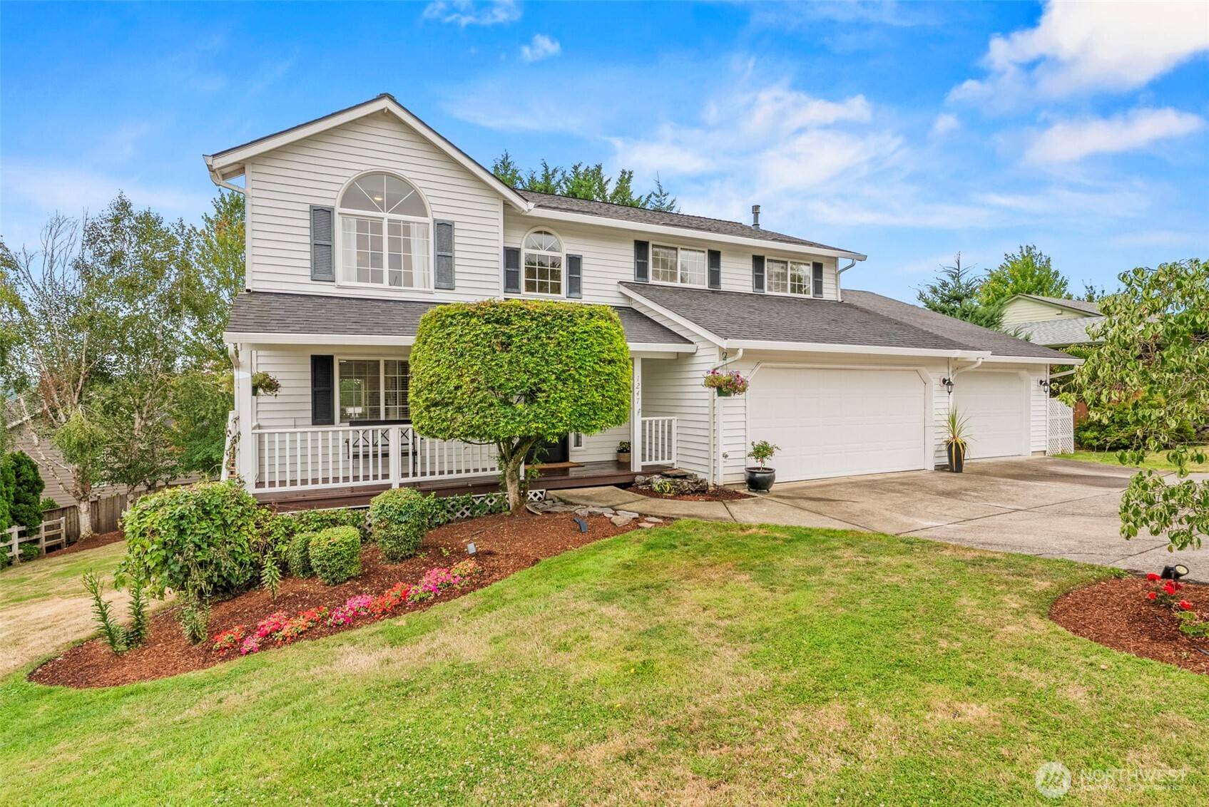 1247 E Pioneer LOOP, La Center, WA 98629
