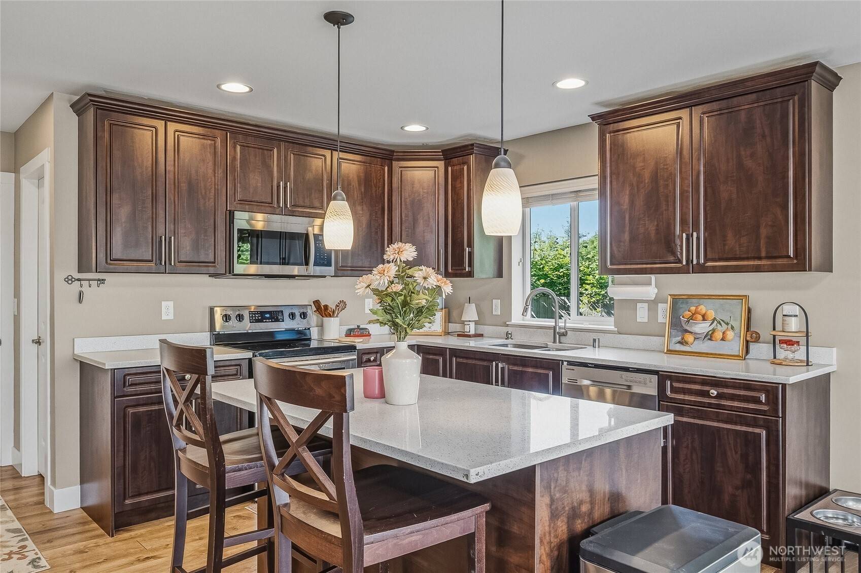 4662 Alderson RD, Blaine, WA 98230