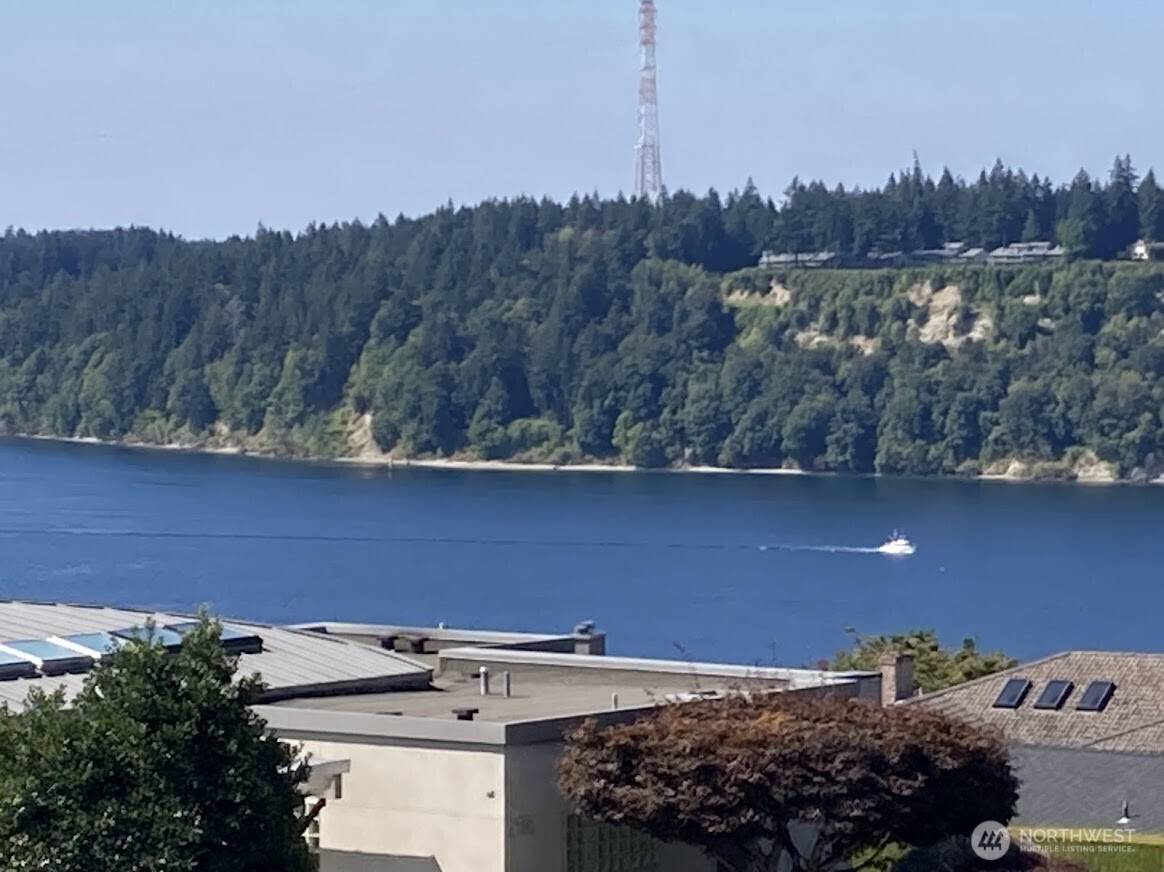 6723 N Parkview LN, Tacoma, WA 98407