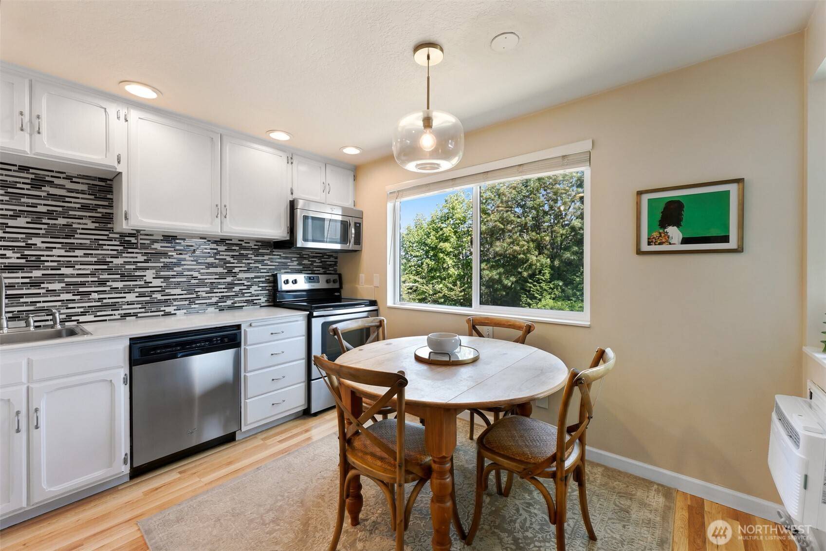 610 Aloha ST #302, Seattle, WA 98109