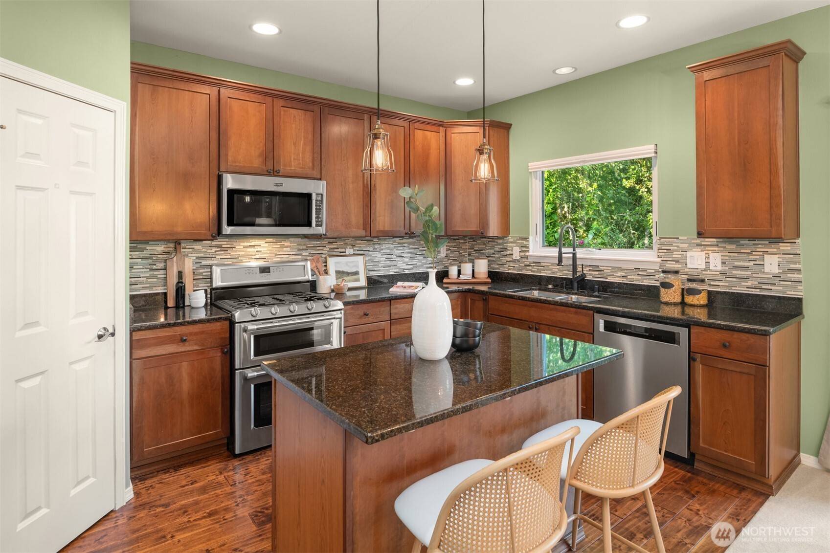 20233 124th AVE NE, Bothell, WA 98011