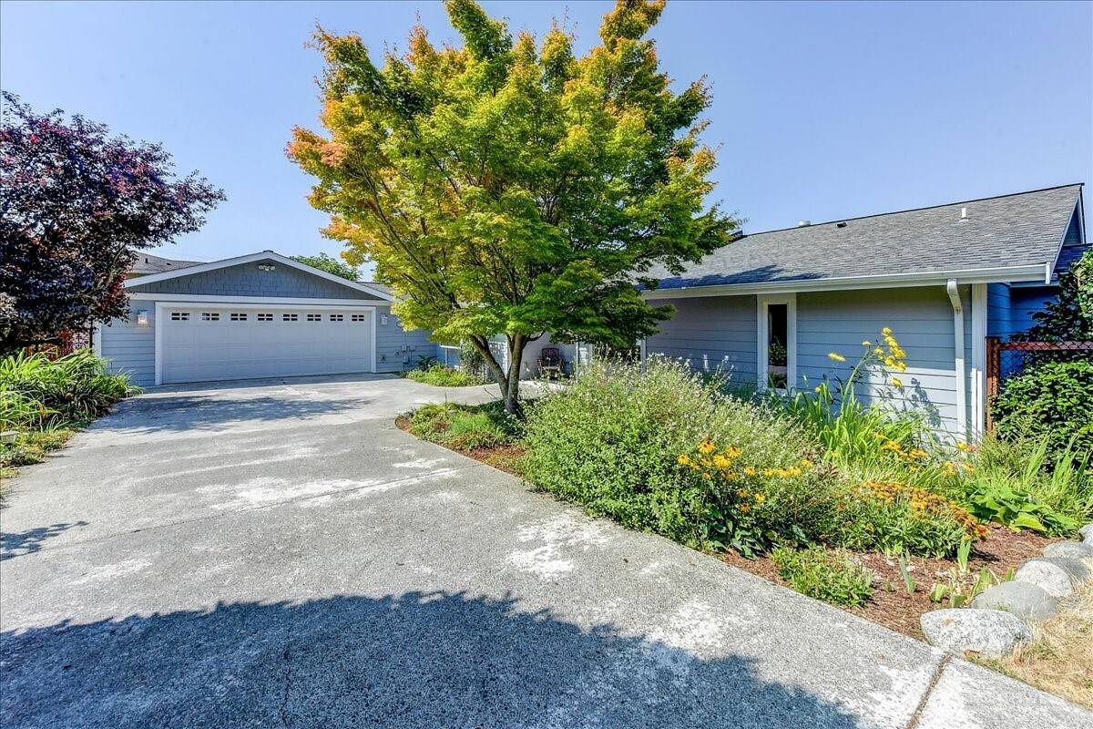 8170 Cultus DR, Clinton, WA 98236