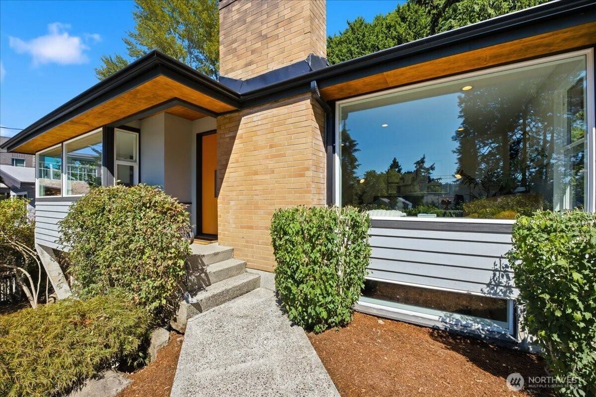 10705 41st PL NE, Seattle, WA 98125