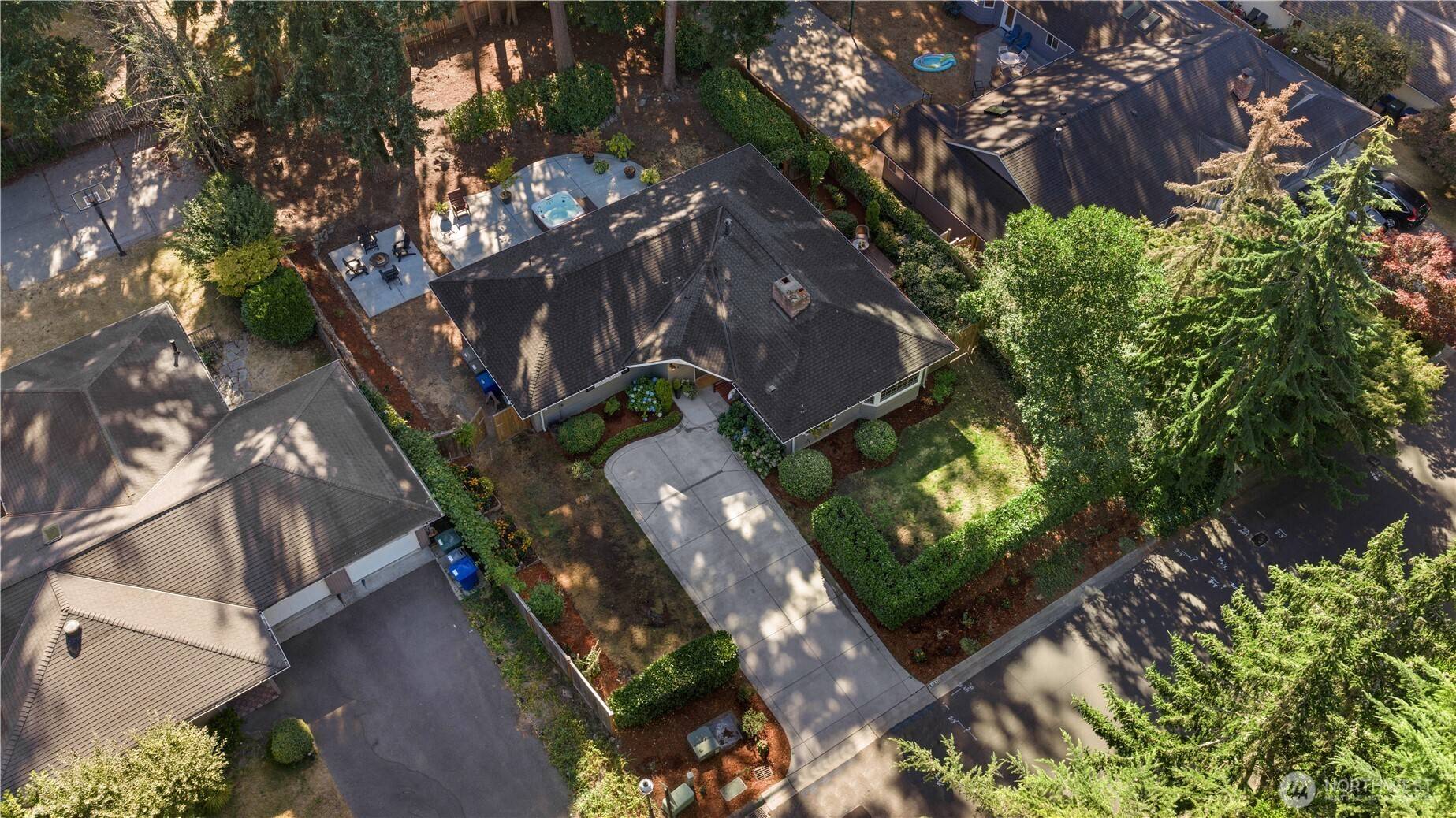 2422 126th AVE NE, Bellevue, WA 98005