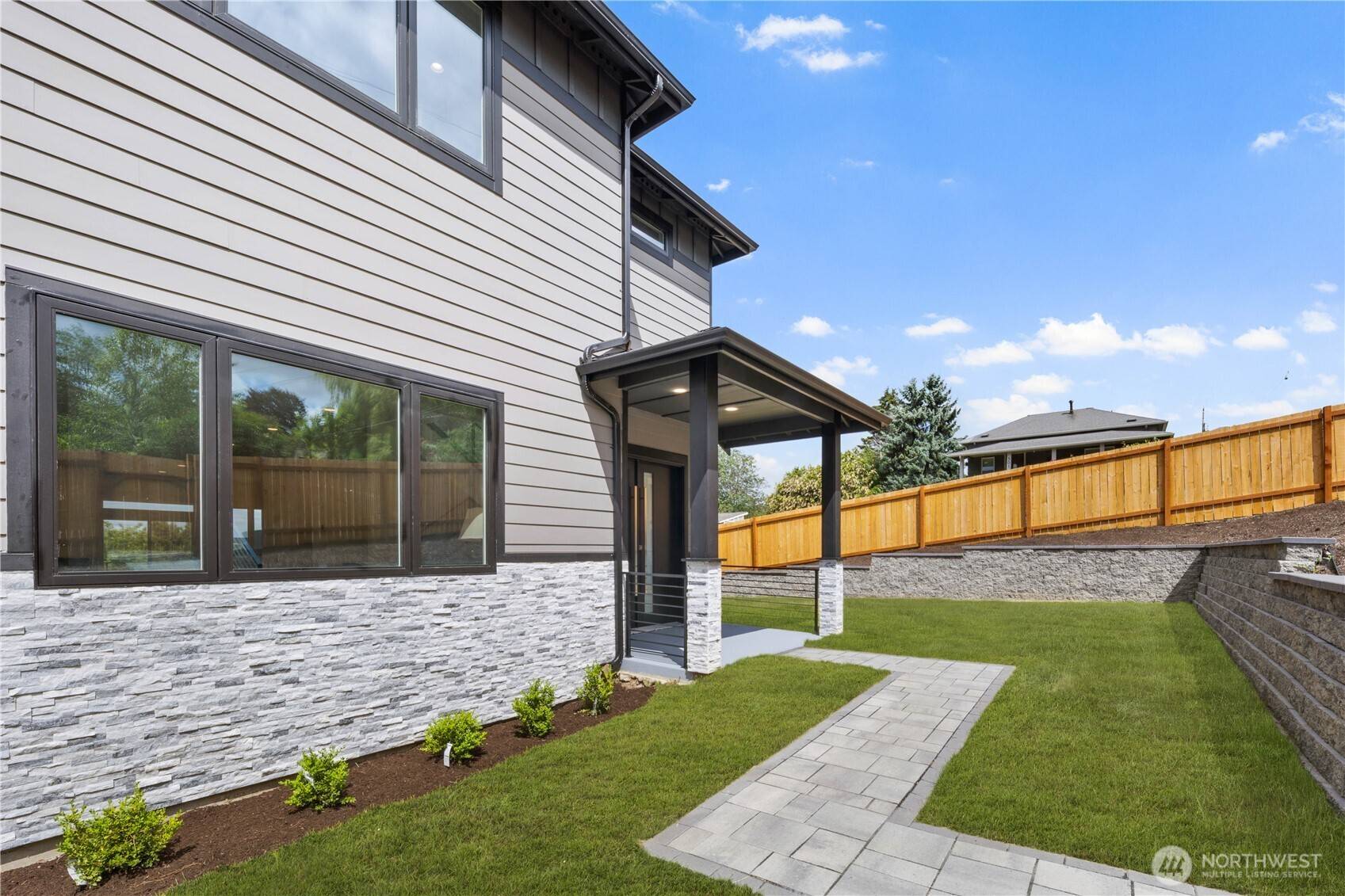 437 Hazel AVE N, Kent, WA 98030