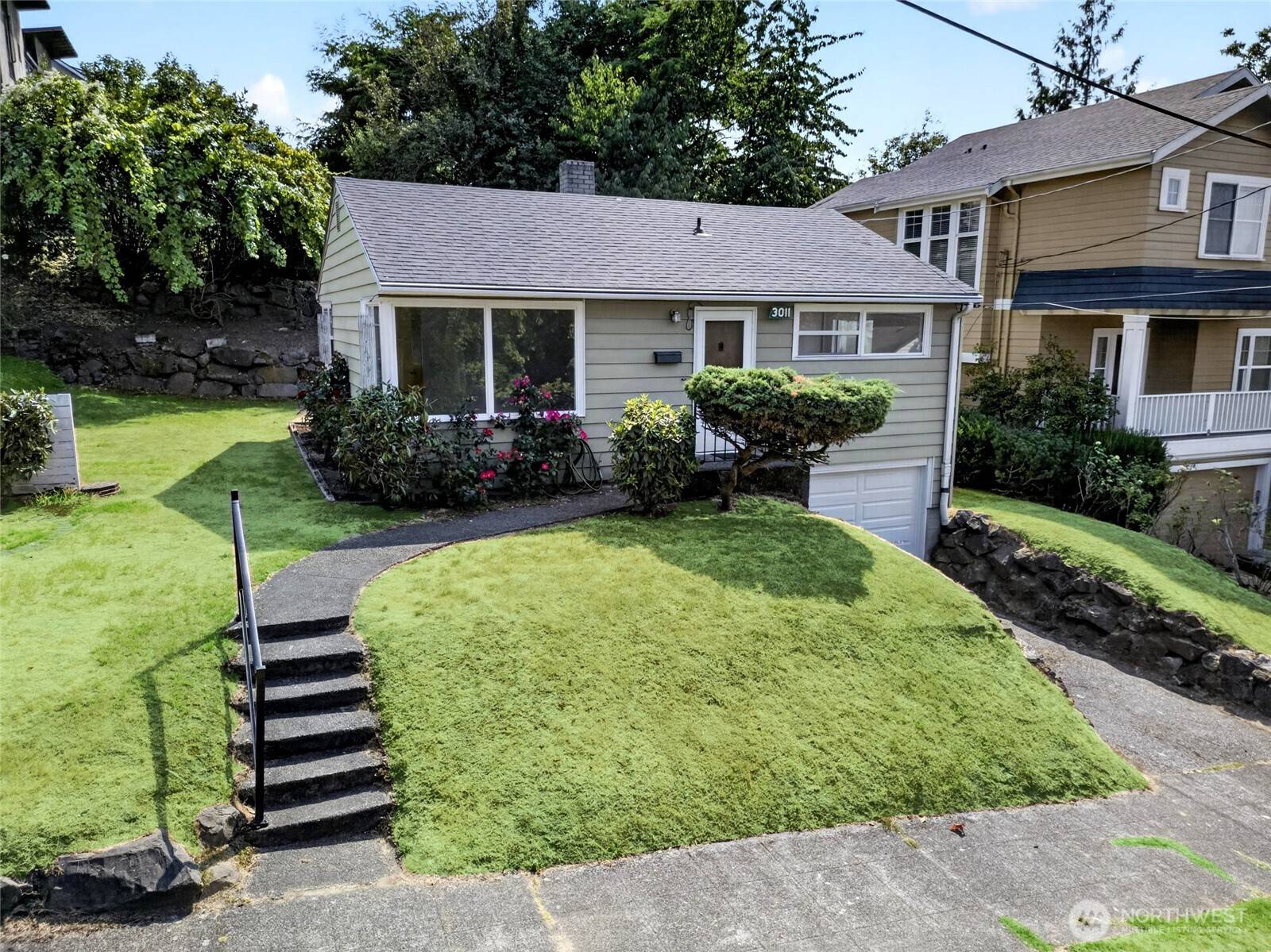 3011 E Pine ST, Seattle, WA 98122