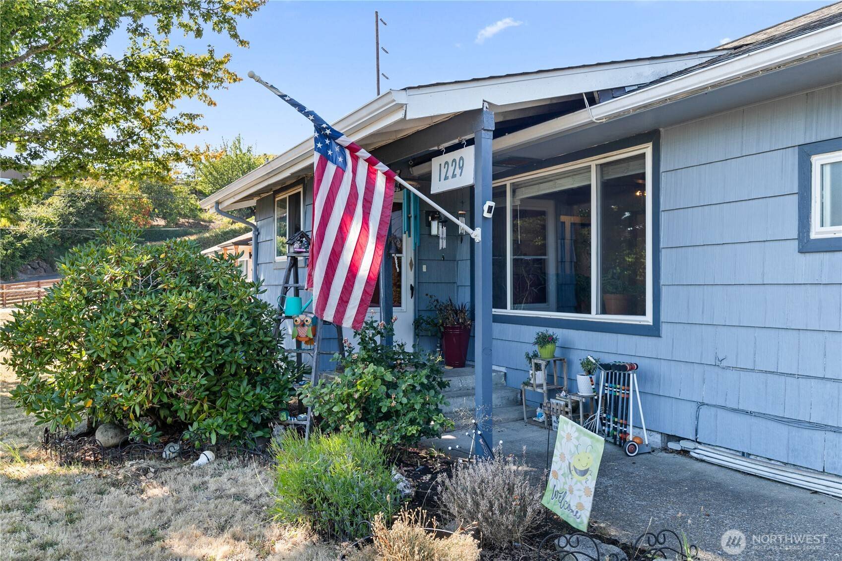 1229 Browns Point BLVD, Tacoma, WA 98422