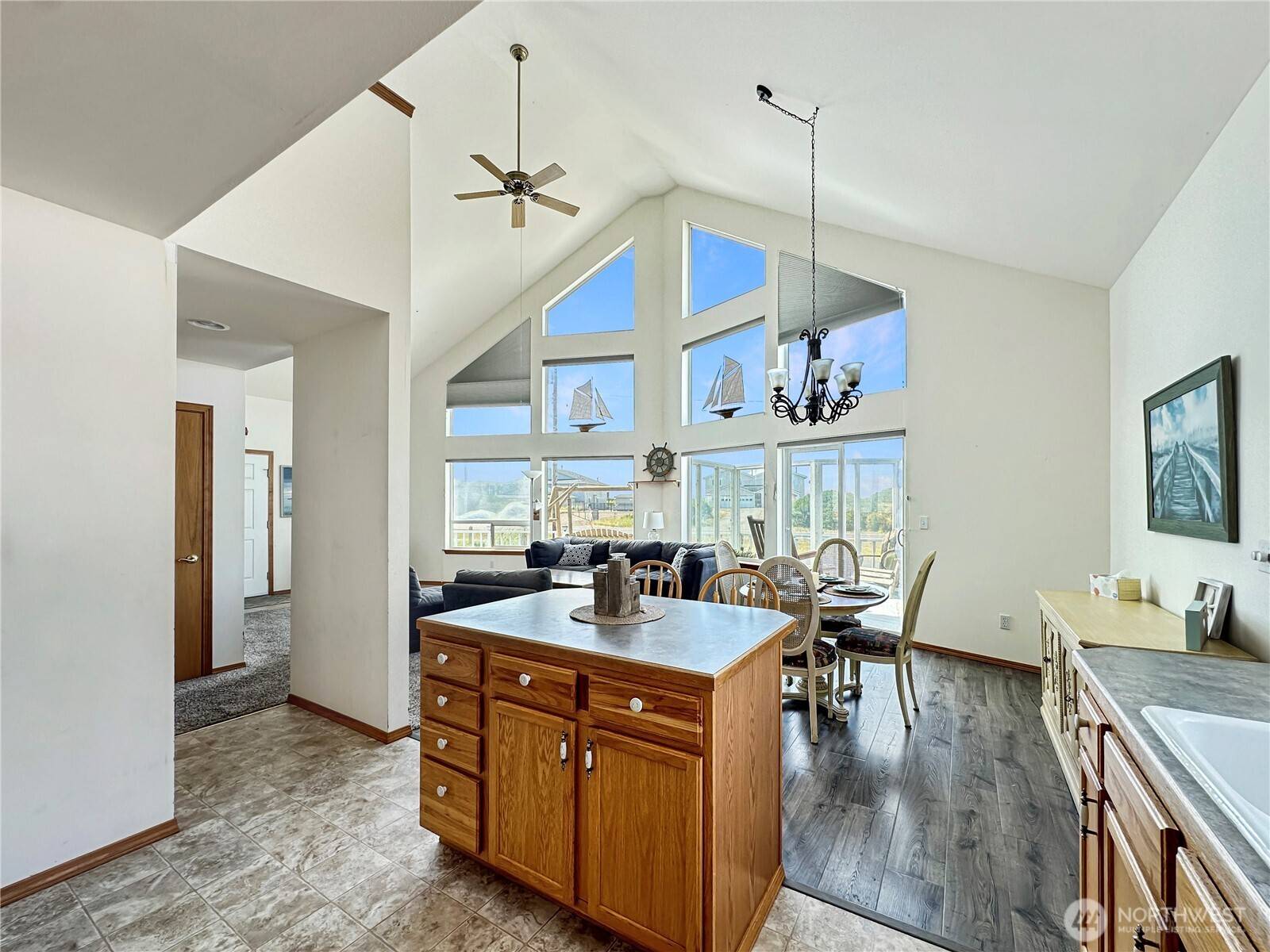 1050 Ocean Shores BLVD, Ocean Shores, WA 98569