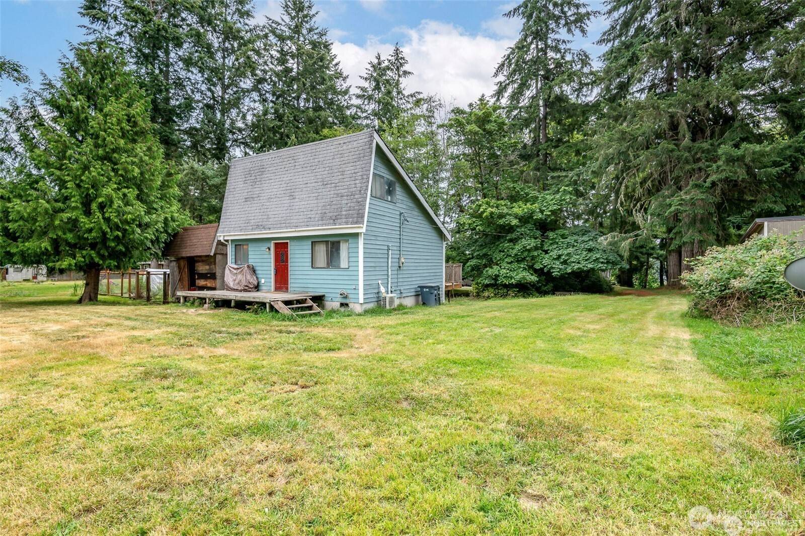406 E Madrona DR, Lakebay, WA 98349