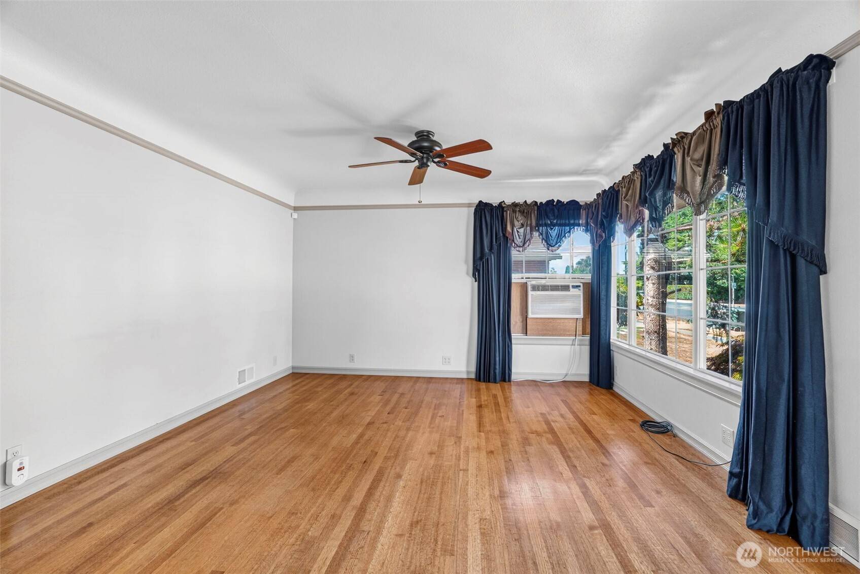 2205 Ocean Beach HWY, Longview, WA 98632