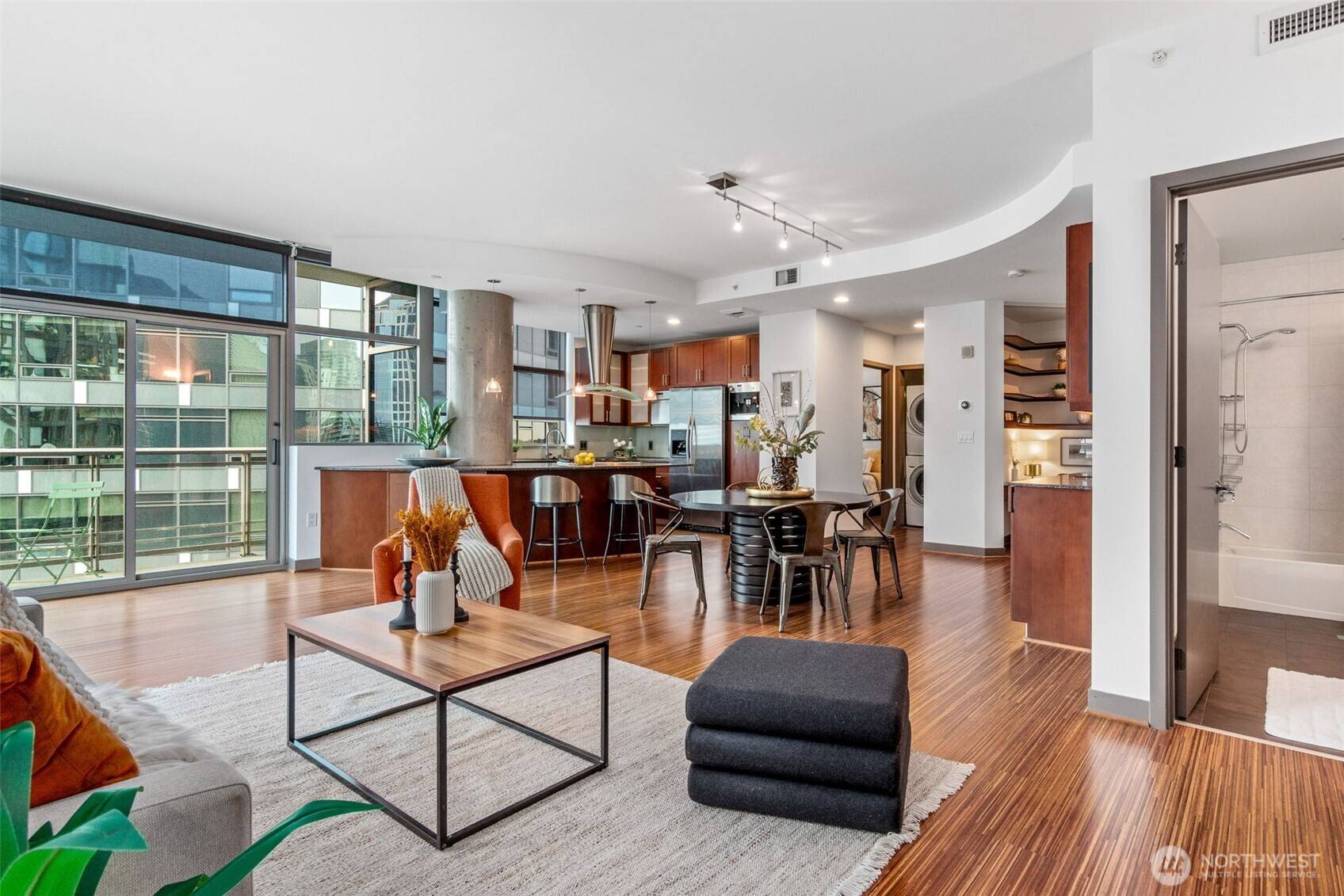 2033 2nd AVE #1507, Seattle, WA 98121