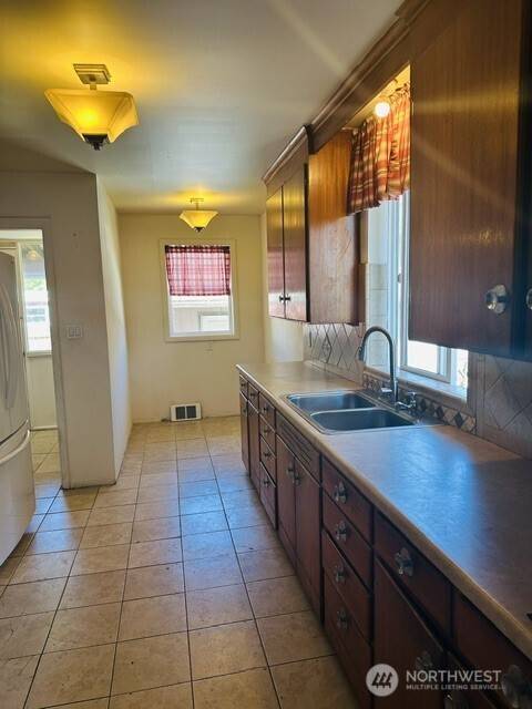 3210 NW 69th ST, Seattle, WA 98117