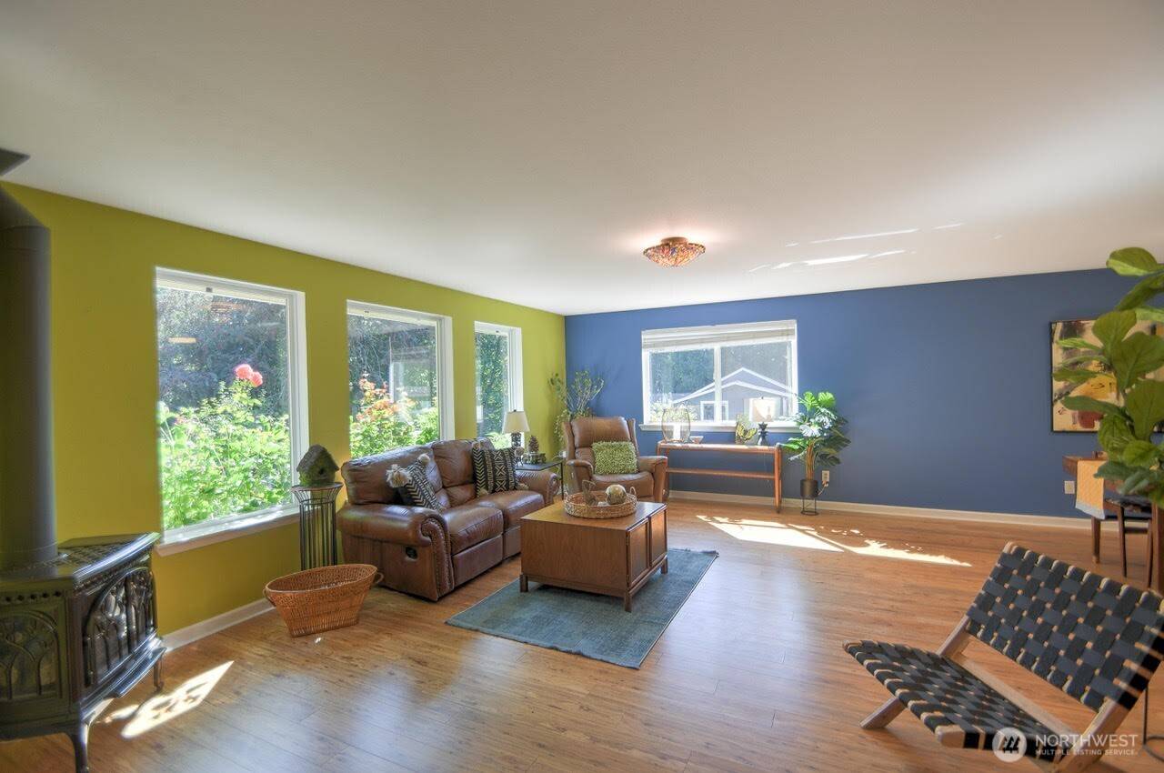 1112 Henry ST SE, Olympia, WA 98501