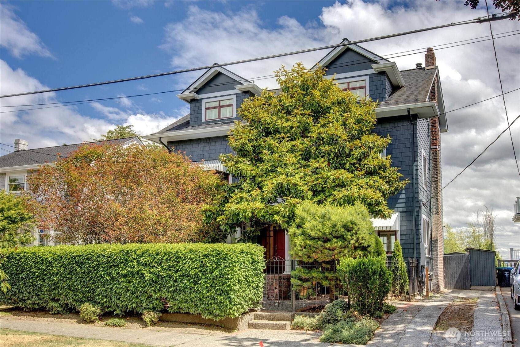 1518 4th AVE N, Seattle, WA 98109